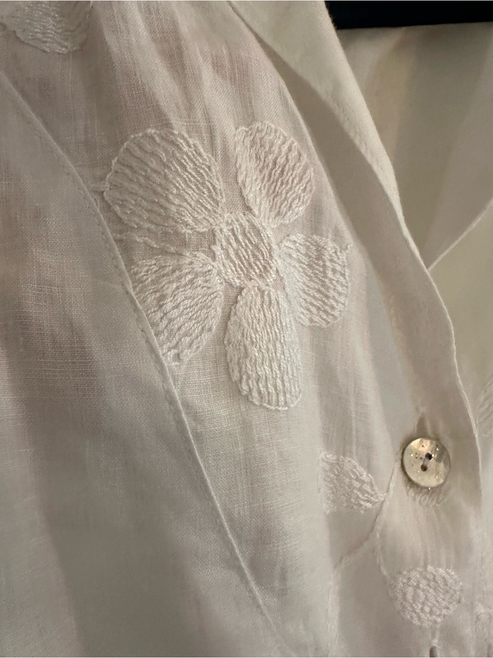 Four blouses - Picture 8 of 12